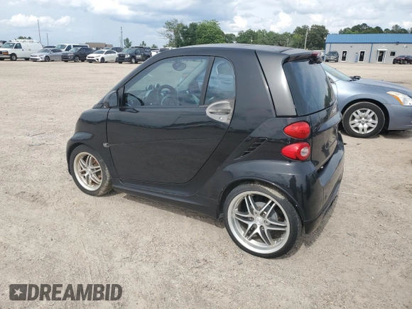 2009 Smart fortwo Pure z VIN WMEEJ31XX9K269982, wystawiony jako Copart lot #59214215 z przebiegiem 99 711 mil mil oraz Tytuł czysty. Historia ofert i sprzedaży dostępna na DreamBid. Obrazek 2.