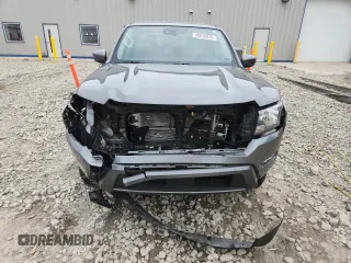 2022 Nissan Frontier Pro-4X z VIN 1N6ED1EKXNN681429, wystawiony jako Copart lot #60539875 z przebiegiem 35 320 mil mil oraz Szkoda całkowita • Salvage title. Historia ofert i sprzedaży dostępna na DreamBid. Obrazek 5.