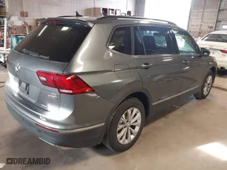 2018 Volkswagen Tiguan SEL with VIN 3VV2B7AX8JM043153, listed as a IAAI auction lot 41796437 with 88,682 mi miles. Bid and sale history available at carsss.com. Image 4.