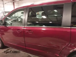 2017 Dodge Grand Caravan SXT with VIN 2C4RDGCG5HR749052, listed as a IAAI auction lot 42010625 with 118,833 mi miles and . Bid and sale history available at DreamBid. Image 14.
