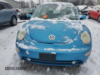 2004 Volkswagen New Beetle Coupe Satellite Blue with VIN 3VWGK31C94M420973, listed as a Copart auction lot 82930654 with 0 mi miles and Clean Title. Bid and sale history available at carsss.com. Image 5.