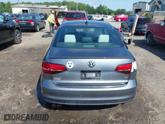 2017 Volkswagen Jetta Sport z VIN 3VWD17AJ6HM284934, wystawiony jako IAAI lot #42657613 z przebiegiem 85 929 mil mil oraz . Historia ofert i sprzedaży dostępna na DreamBid. Obrazek 17.