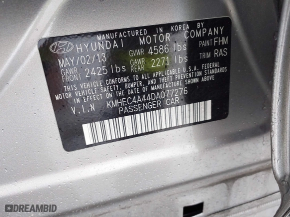 2013 Hyundai Sonata Hybrid with VIN KMHEC4A44DA077276, listed as a IAAI auction lot 41752360 with 62,700 mi miles. Bid and sale history available at carsss.com. Image 9.
