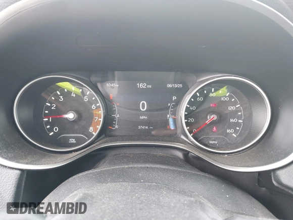 2021 Jeep Compass 80th Anniversary z VIN 3C4NJDEB5MT516982, wystawiony jako IAAI lot #42441681 z przebiegiem 37 414 mil mil oraz . Historia ofert i sprzedaży dostępna na DreamBid. Obrazek 7.