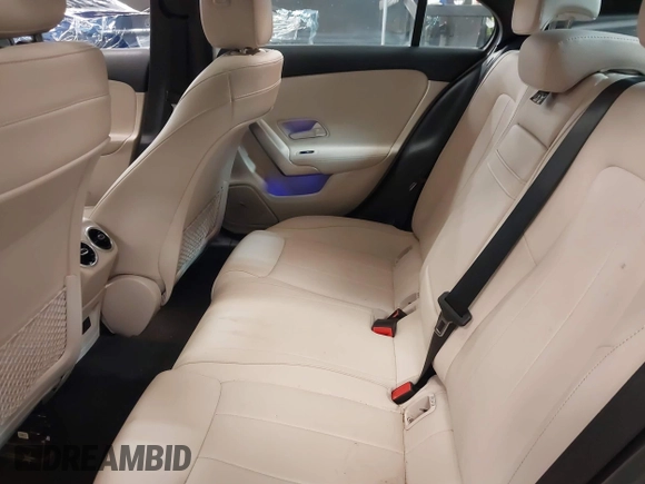 2021 Mercedes-Benz A 220 z VIN W1K3G4FB4MJ305001, wystawiony jako IAAI lot #41755631 z przebiegiem 74 322 mil mil oraz . Historia ofert i sprzedaży dostępna na DreamBid. Obrazek 8.