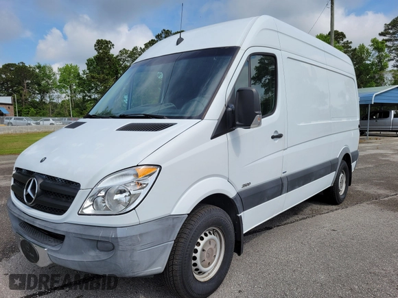 2013 Mercedes-Benz Sprinter Cargo with VIN WD3PE7CC4D5793367, listed as a IAAI auction lot 42122757 with 182,408 mi miles. Bid and sale history available at carsss.com. Image 1.
