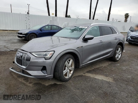 2019 Audi e-tron Premium Plus с VIN WA1LABGE7KB021954, выставлен на аукционе Copart как лот 47867025 с пробегом 74 853 миль миль и Списание • Salvage title. История ставок и продаж доступна на DreamBid. Изображение 1.