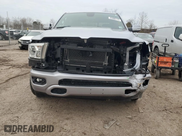 2022 Ram 1500 Big Horn z VIN 1C6RRFFG9NN402461, wystawiony jako Copart lot #45080115 z przebiegiem 34 011 mil mil oraz Szkoda całkowita • Salvage title. Historia ofert i sprzedaży dostępna na DreamBid. Obrazek 5.