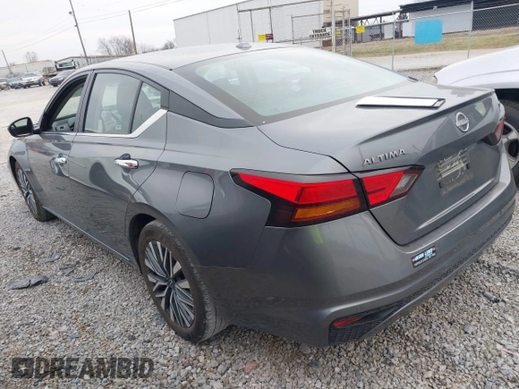2024 Nissan Altima SV with VIN 1N4BL4DV1RN332189, listed as a IAAI auction lot 41779762 with 38,934 mi miles and . Bid and sale history available at DreamBid. Image 3.