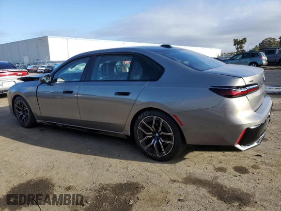2024 BMW 7 Series 740i xDrive z VIN WBA33EH04RCS76342, wystawiony jako Copart lot #80590224 z przebiegiem 8 065 mil mil oraz Czysty tytuł • Clean title. Historia ofert i sprzedaży dostępna na DreamBid. Obrazek 2.