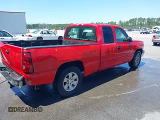 2004 Chevrolet Silverado 1500 LS with VIN 1GCEC19V64Z118718, listed as a IAAI auction lot 42048171 with 232,149 mi miles. Bid and sale history available at carsss.com. Image 4.