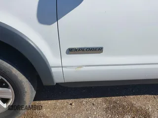 2007 Ford Explorer XLT with VIN 1FMEU63E27UA69436, listed as a IAAI auction lot 41777443 with 215,975 mi miles. Bid and sale history available at carsss.com. Image 6.
