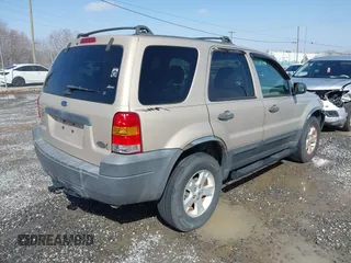 2007 Ford Escape XLT with VIN 1FMYU03Z47KB51872, listed as a IAAI auction lot 41656587 with 141,708 mi miles. Bid and sale history available at carsss.com. Image 4.