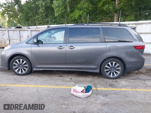 2020 Toyota Sienna XLE with VIN 5TDDZ3DC3LS235149, listed as a IAAI auction lot 42621780 with 92,331 mi miles and . Bid and sale history available at DreamBid. Image 14.