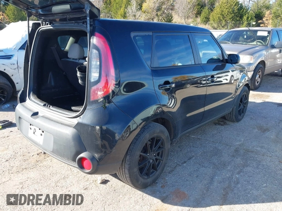 2015 Kia Soul with VIN KNDJN2A25F7235687, listed as a IAAI auction lot 40914048 with 173,310 mi miles. Bid and sale history available at carsss.com. Image 4.