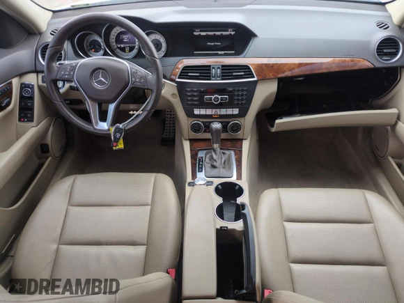 2013 Mercedes-Benz C 300 Sport z VIN WDDGF8ABXDR248663, wystawiony jako Copart lot #48704985 z przebiegiem 108 815 mil mil oraz Szkoda całkowita • Salvage title. Historia ofert i sprzedaży dostępna na DreamBid. Obrazek 8.
