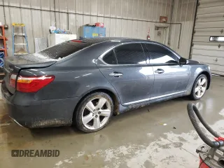 2011 Lexus LS 460 z VIN JTHBL5EFXB5105854, wystawiony jako Copart lot #44451525 z przebiegiem 166 136 mil mil oraz Szkody całkowita. Historia ofert i sprzedaży dostępna na DreamBid. Obrazek 3.