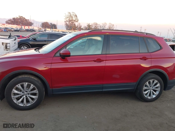 2018 Volkswagen Tiguan S with VIN 3VV1B7AX9JM068218, listed as a IAAI auction lot 41297391 with 41,143 mi miles. Bid and sale history available at carsss.com. Image 14.
