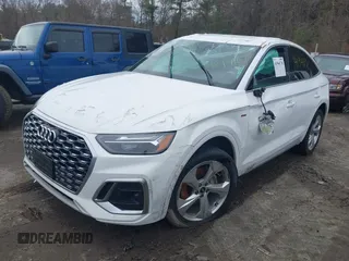 2022 Audi Q5 Sportback S line Premium Plus z VIN WA15AAFY8N2072317, wystawiony jako IAAI lot #41946730 z przebiegiem 49 510 mil mil oraz . Historia ofert i sprzedaży dostępna na DreamBid. Obrazek 2.