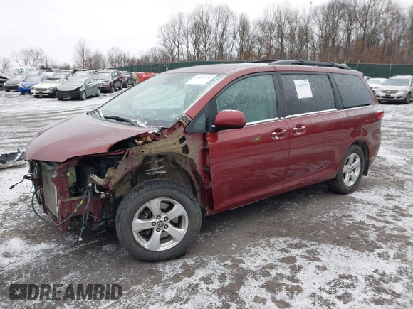 2020 Toyota Sienna LE Auto Access Seat with VIN 5TDKZ3DCXLS053763, listed as a IAAI auction lot 41427752 with 93,761 mi miles. Bid and sale history available at carsss.com. Image 17.