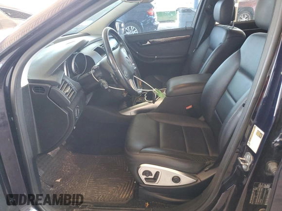 2011 Mercedes-Benz R 350 with VIN 4JGCB2FE4BA134590, listed as a Copart auction lot 61675805 with 263,118 mi miles and Salvage title. Bid and sale history available at DreamBid. Image 7.