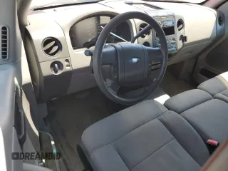 2005 Ford F-150 XL with VIN 1FTRF12255KC49318, listed as a Copart auction lot 62520105 with 118,268 mi miles and Clean title. Bid and sale history available at DreamBid. Image 8.