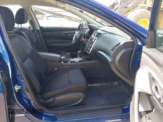 2018 Nissan Altima 2.5 S with VIN 1N4AL3AP3JC142423, listed as a IAAI auction lot 41793851 with 61,391 mi miles. Bid and sale history available at carsss.com. Image 5.