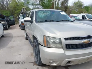 2007 Chevrolet Tahoe LS z VIN 1GNFC13J97R308812, wystawiony jako IAAI lot #41898016 z przebiegiem 178 559 mil mil oraz . Historia ofert i sprzedaży dostępna na DreamBid. Obrazek 6.