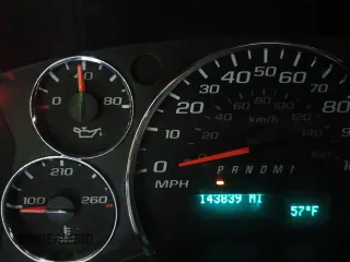 2017 GMC Savana Cargo z VIN 1GTZ7GFGXH1345543, wystawiony jako Copart lot #57692035 z przebiegiem 143 752 mil mil oraz Szkody całkowita. Historia ofert i sprzedaży dostępna na DreamBid. Obrazek 8.