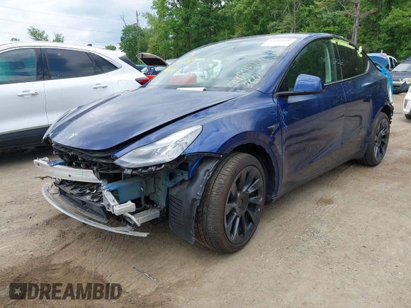 2024 Tesla Model Y Long Range z VIN 7SAYGDEE4RA247532, wystawiony jako IAAI lot #42205480 z przebiegiem 21 273 mil mil oraz . Historia ofert i sprzedaży dostępna na DreamBid. Obrazek 18.
