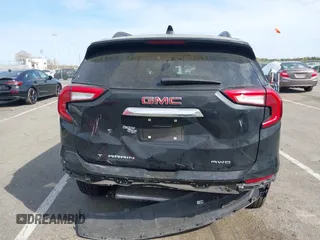 2024 GMC Terrain SLE z VIN 3GKALTEG9RL114196, wystawiony jako IAAI lot #42116149 z przebiegiem 17 048 mil mil oraz . Historia ofert i sprzedaży dostępna na DreamBid. Obrazek 16.