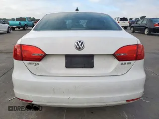 2013 Volkswagen Jetta SE with VIN 3VWDX7AJ5DM445332, listed as a Copart auction lot 58622645 with 241,388 mi miles and Clean title. Bid and sale history available at DreamBid. Image 6.
