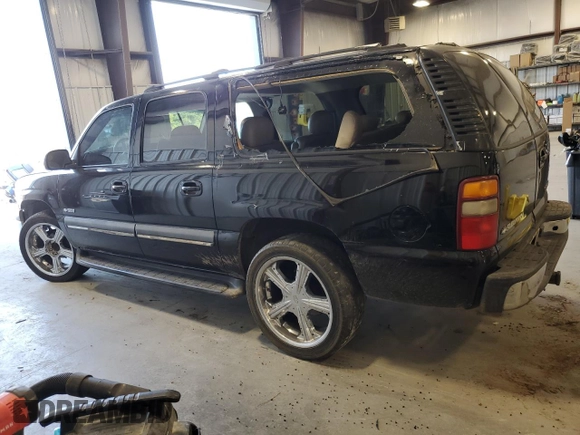 2000 Chevrolet Suburban LT with VIN 3GNEC16TXYG110718, listed as a Copart auction lot 74734314 with 208,488 mi miles and Salvage Title. Bid and sale history available at carsss.com. Image 2.