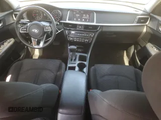 2020 Kia Optima SE z VIN 5XXGT4L35LG407866, wystawiony jako Copart lot #57312695 z przebiegiem 79 256 mil mil oraz Szkoda całkowita • Salvage title. Historia ofert i sprzedaży dostępna na DreamBid. Obrazek 8.
