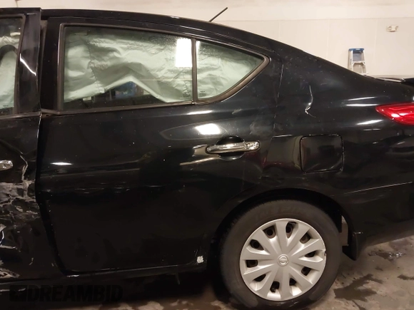 2014 Nissan Versa SV with VIN 3N1CN7AP3EK462106, listed as a IAAI auction lot 41636914 with 117,155 mi miles. Bid and sale history available at carsss.com. Image 18.