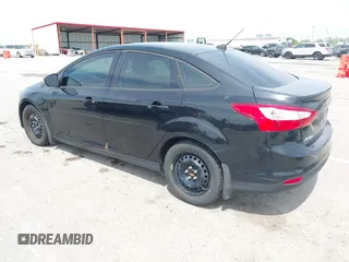 2012 Ford Focus SE with VIN 1FAHP3F24CL275128, listed as a IAAI auction lot 42121816 with 200,716 mi miles and . Bid and sale history available at carsss.com. Image 3.