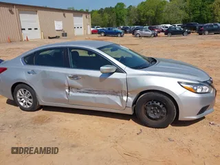 2016 Nissan Altima S z VIN 1N4AL3AP9GN379897, wystawiony jako IAAI lot #42033212 z przebiegiem 135 859 mil mil oraz . Historia ofert i sprzedaży dostępna na DreamBid. Obrazek 13.