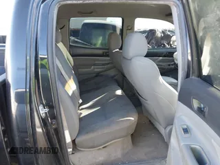 2006 Toyota Tacoma with VIN 3TMMU52N26M002740, listed as a IAAI auction lot 41684550 with 250,012 mi miles and . Bid and sale history available at DreamBid. Image 8.