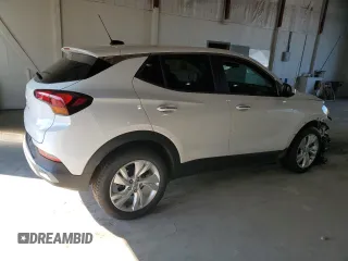 2025 Buick Encore GX Preferred z VIN KL4AMBSL1SB138224, wystawiony jako Copart lot #63030305 z przebiegiem 8 178 mil mil oraz Czysty tytuł • Clean title. Historia ofert i sprzedaży dostępna na DreamBid. Obrazek 3.