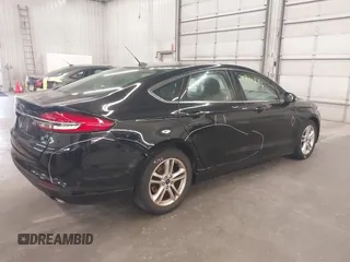 2018 Ford Fusion SE with VIN 3FA6P0H7XJR257603, listed as a IAAI auction lot 39742896 with 126,949 mi miles. Bid and sale history available at carsss.com. Image 4.