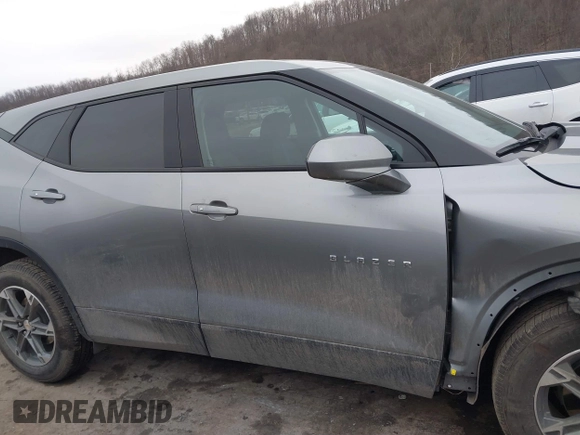 2023 Chevrolet Blazer LT z VIN 3GNKBHR44PS151103, wystawiony jako IAAI lot #41485281 z przebiegiem 37 351 mil mil oraz . Historia ofert i sprzedaży dostępna na DreamBid. Obrazek 14.