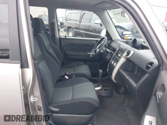 2006 Scion xB z VIN JTLKT324364065061, wystawiony jako IAAI lot #41558299 z przebiegiem 186 106 mil mil oraz . Historia ofert i sprzedaży dostępna na DreamBid. Obrazek 5.