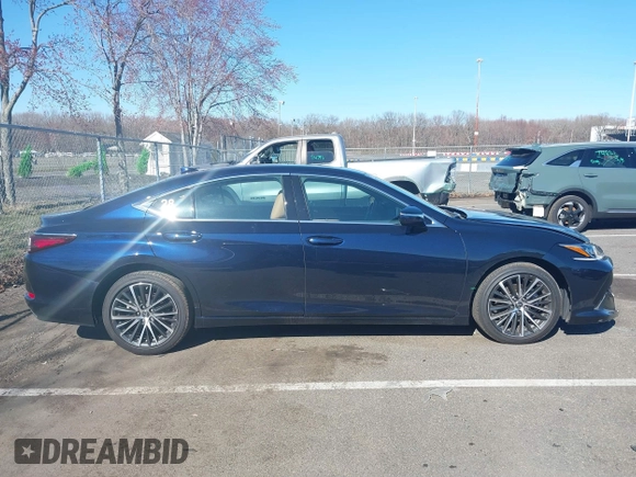 2024 Lexus ES with VIN 58ADZ1B16RU170845, listed as a IAAI auction lot 41897165 with 11,704 mi miles. Bid and sale history available at carsss.com. Image 14.
