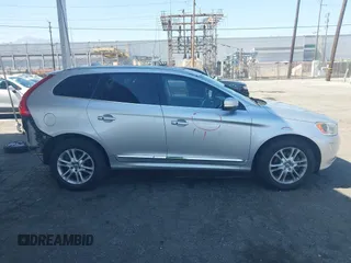 2016 Volvo XC60 T5 Drive-E Premier с VIN YV440MDK2G2836800, выставлен на аукционе IAAI как лот 42386640 с пробегом 101 809 миль миль и . История ставок и продаж доступна на DreamBid. Изображение 14.