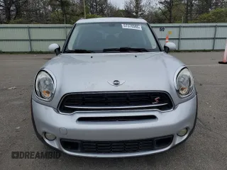 2015 MINI Countryman S z VIN WMWZC3C58FWT06471, wystawiony jako Copart lot #57570585 z przebiegiem 101 963 mil mil oraz Tytuł czysty. Historia ofert i sprzedaży dostępna na DreamBid. Obrazek 5.