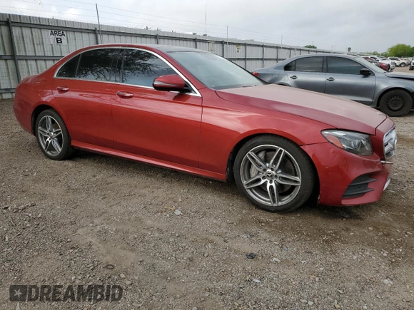2019 Mercedes-Benz E 300 z VIN WDDZF4JB4KA518483, wystawiony jako Copart lot #50398385 z przebiegiem 59 390 mil mil oraz Szkoda całkowita • Salvage title. Historia ofert i sprzedaży dostępna na DreamBid. Obrazek 4.