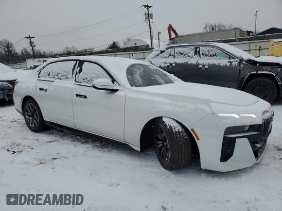2024 BMW 7 Series 760i xDrive z VIN WBA33EJ02RCR48098, wystawiony jako Copart lot #87464234 z przebiegiem 8 320 mil mil oraz Szkoda całkowita • Salvage title. Historia ofert i sprzedaży dostępna na DreamBid. Obrazek 4.