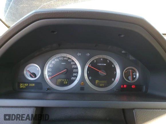 2010 Volvo XC90 with VIN YV4852CTXA1536730, listed as a Copart auction lot 46812395 with 307,231 mi miles and Clean Title. Bid and sale history available at DreamBid. Image 9.