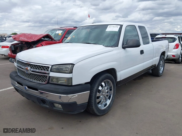 2006 Chevrolet Silverado 1500 LT1 with VIN 2GCEC19V861124371, listed as a IAAI auction lot 41776154 with 222,653 mi miles. Bid and sale history available at carsss.com. Image 2.