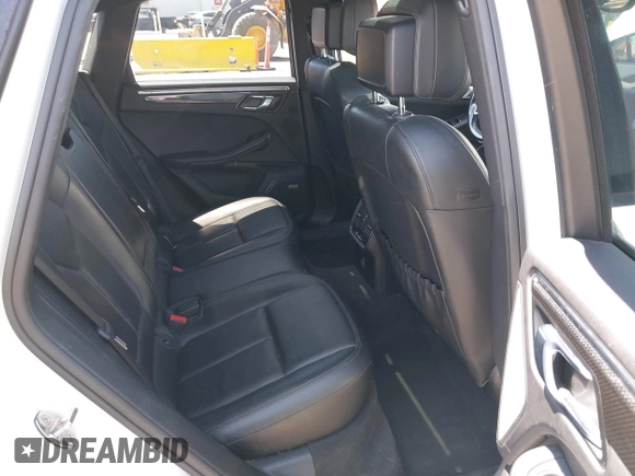 2018 Porsche Macan GTS with VIN WP1AG2A5XJLB63453, listed as a IAAI auction lot 42583686 with 65,412 mi miles and . Bid and sale history available at DreamBid. Image 8.